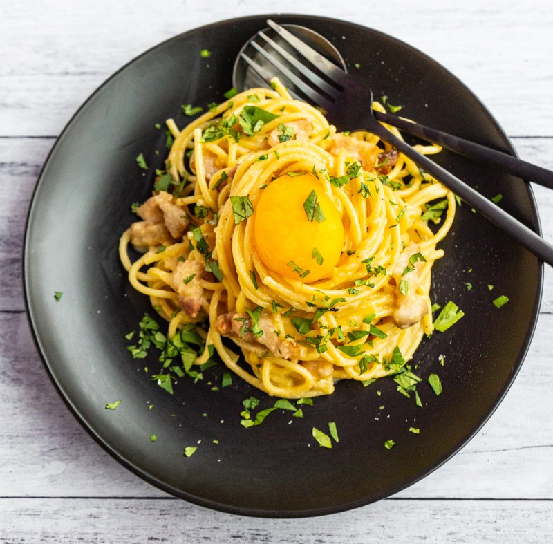 Bacon and Egg Spicy Carbonara Pasta