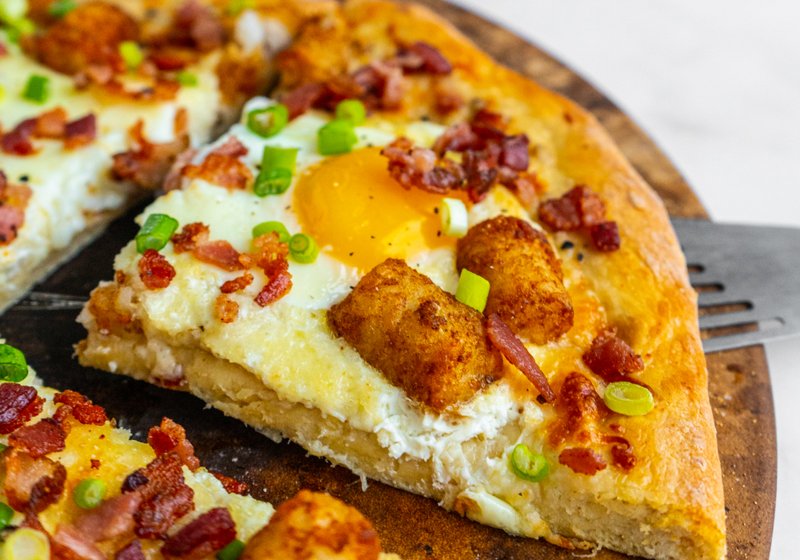 Country Gravy Breakfast Pizza